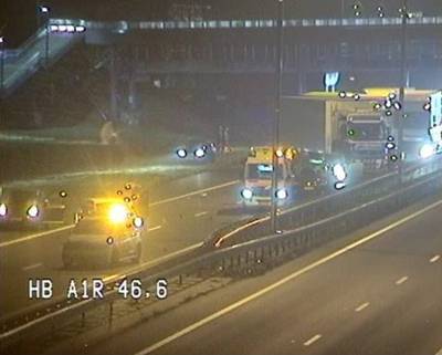 Snelweg A1 deels afgesloten na kettingbotsing