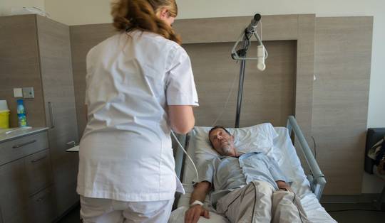 ‘Op 26 juni zag ik voor het eerst een hitteberoerte. Het was allicht niet de laatste’: spoedarts over de hittezomer