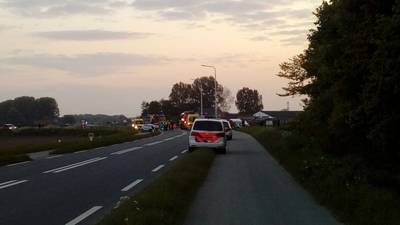Dode en gewonden bij frontale botsing tussen twee auto's in Zeeland