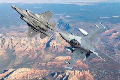 Nederlandse fotograaf schiet magische plaatjes van trainende JSF-piloten