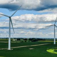 Regering-Trump betaalt miljard dollar om investeringen in windmolens in te ruilen voor olie en gas • Pentagon stuurt journalisten weg na uitspraak rechter