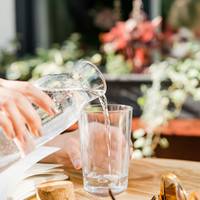 Kan te veel water drinken gevaarlijk zijn?