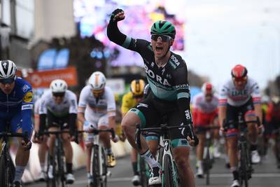 Bennett klopt Jakobsen en Groenewegen in derde etappe Parijs-Nice