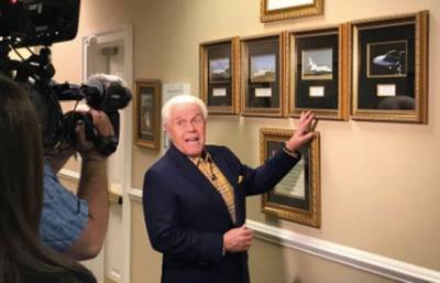 Prediker vraagt geld voor nieuwe privéjet: God zegt dat ik hem nodig heb