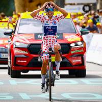 Justine Ghekiere wint zevende rit in Tour de France Femmes