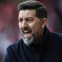 Anderlecht-coach Besnik Hasi ontslagen na nederlaag tegen Standard