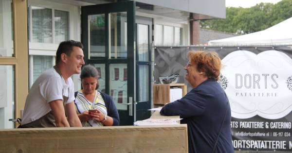 Grote exploitanten laten Harense kermis links liggen, toch is het feest - BD.nl