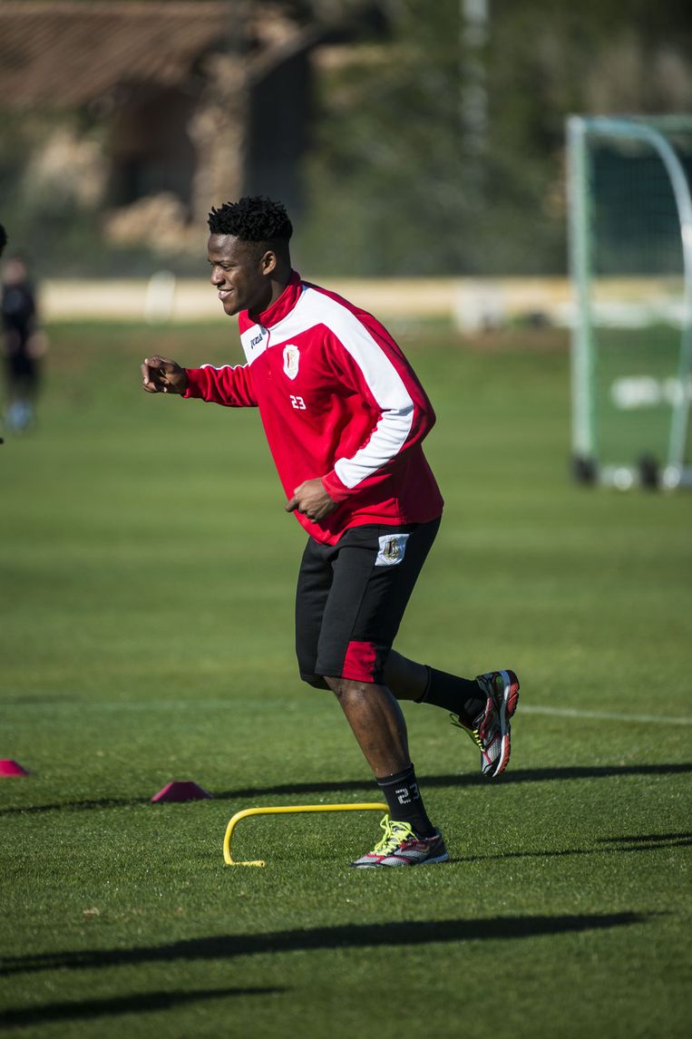 Standard Stapt Naar De Fifa Om Einde Te Maken Aan Geleur