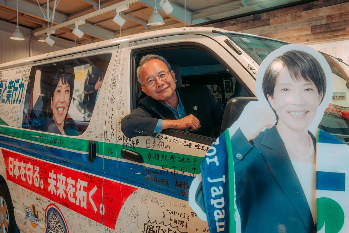 De razend populaire nieuwe premier zegt wat haar fans willen horen: ‘Japan is terug’