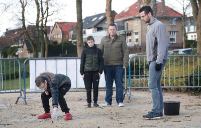 De vuurwerkbril is nog niet echt stoer in Rhenen