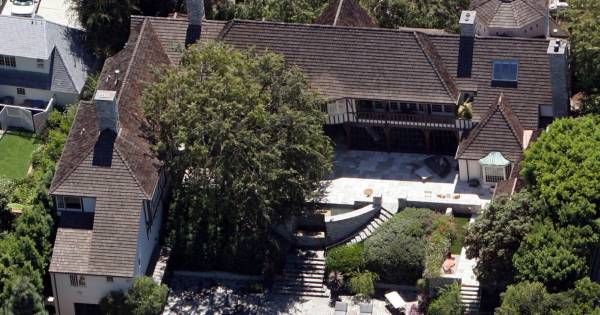 Verkassen Naar De Villa Van Brad Pitt En Jennifer Aniston Neem 49 Miljoen Dollar Mee Show Bndestem Nl