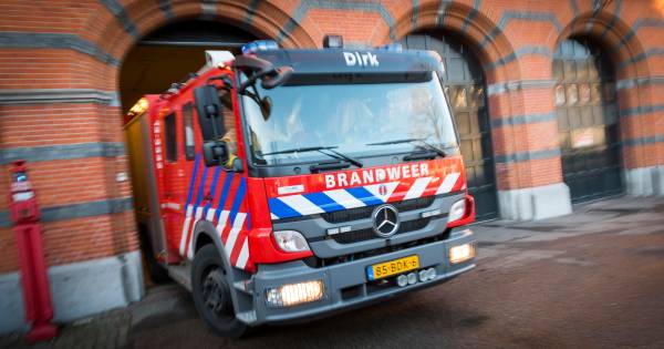Grote brand bij boerderij in Munnekezijl.