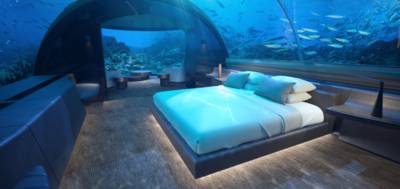 Kopje onder: slapen tussen de vissen voor 50.000 euro per nacht