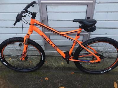 Man opgepakt die twaalf gestolen fietsen in Hatertse schuur heeft staan