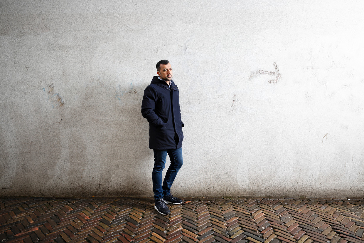 Essay van eus 08 image