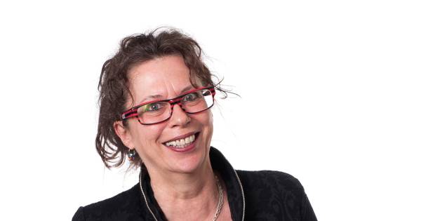 Toen de lokale politiek op een muf ruikend tapijt zat