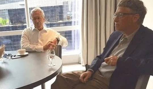 Gates Foundation start zelf onderzoek naar hoe organisatie in contact kwam met Jeffrey Epstein