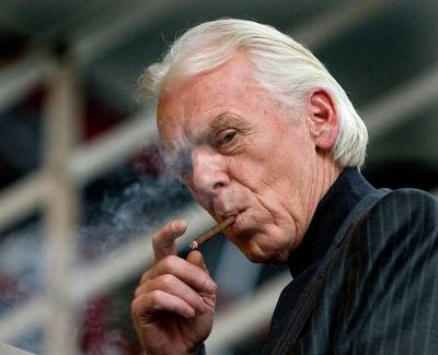 KNVB benoemt Beenhakker op 75ste verjaardag tot bondsridder