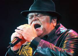 André Hazes over zijn vader: Hij kwam vroeger soms met een biertje te veel op en z’n blouse te ver opengeknoopt naar school”