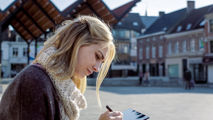 96. Lisa gaat voor Gert werken