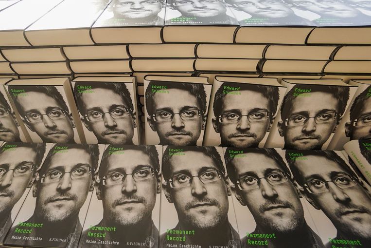 Het boek van Snowden. Beeld AFP