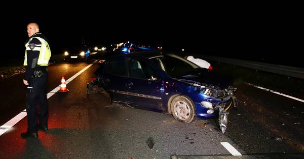 Autos total loss na botsing op A73 bij Beers.