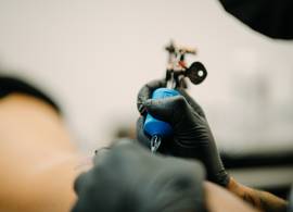 Ellen (37) liet zich een tattoo aansmeren: “Het resultaat was om te huilen”