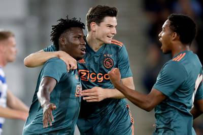 LIVE: De Vijverberg ontploft: rood voor Jong Ajax, fraaie aansluitingstreffer van Van Heertum