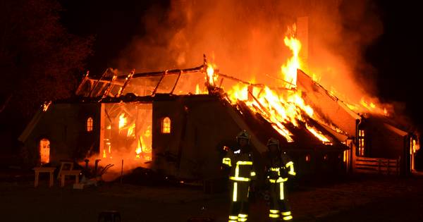 Opnieuw grote brand in Achterhoek: vuurzee verwoest boerderij - Tubantia