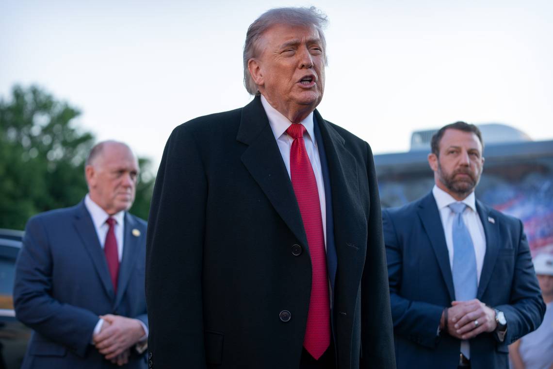 VS en Iran beschieten elkaar opnieuw bij Straat van Hormuz, maar ‘staakt-het-vuren blijft van kracht’, volgens Trump