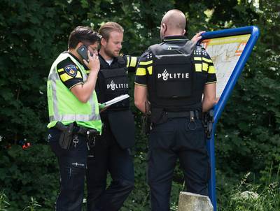 Man die vriendin en ongeboren kind doodstak gepakt na urenlange klopjacht