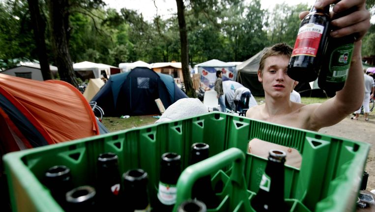 Nederland scoort derde in hoog riskant alcoholgebruik - klopt dit wel? - Volkskrant