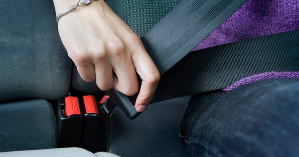 Foutief gebruik van gordel verraadt illegale Jemenieten in auto van man (20) uit Steenwijkerwold - D