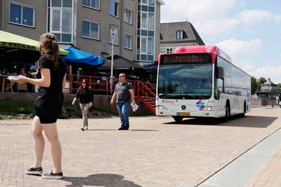 ‘85 procent van bussen rijdt te hard op Waalkade’