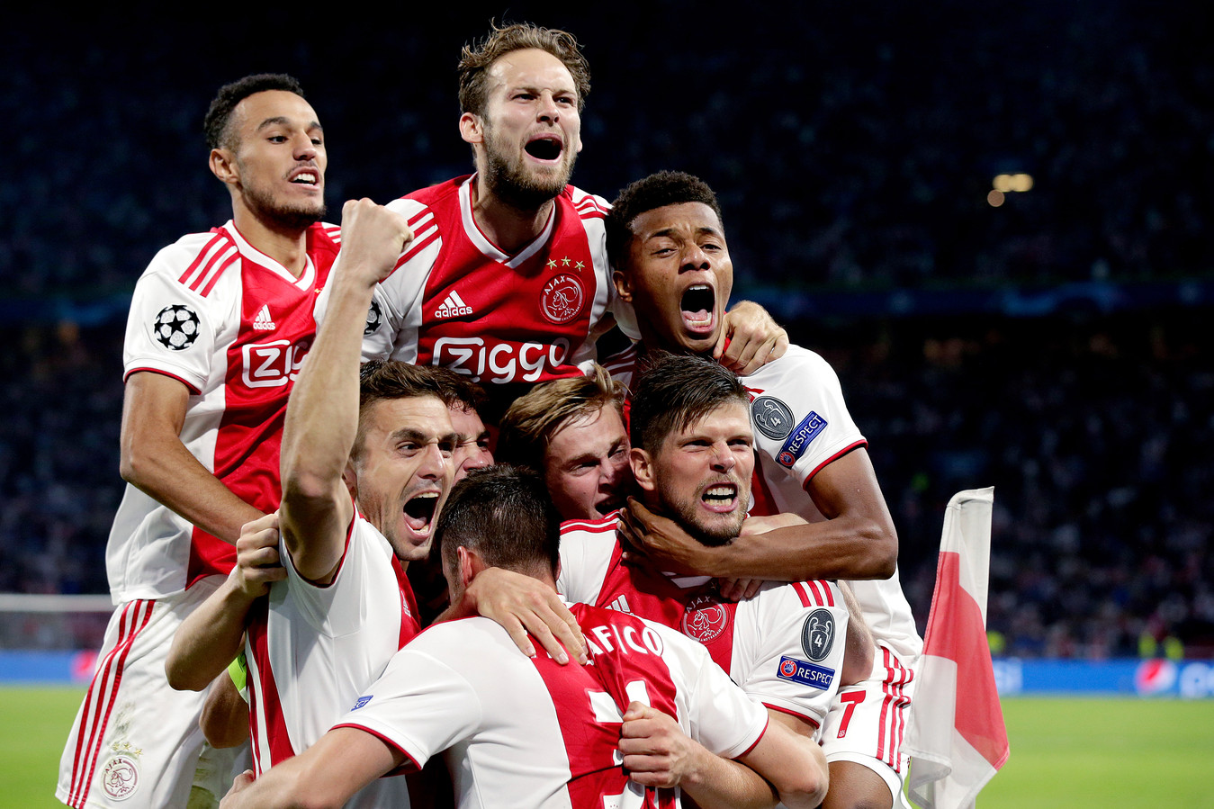 Financieel geen weg meer terug voor Ajax Foto ed.nl