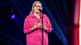 Baps ruilt haar badkamer voor het podium van The Voice