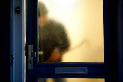 Man pint met in Cuijk gestolen pas op station in Nijmegen