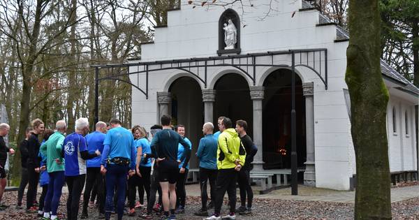Kaarsjes aan bij Kapellekes Trail in Spoordonk | Kempen - Eindhovens Dagblad