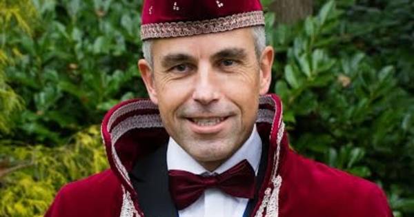 Erik I nieuwe prins carnaval van Bentelo | Hof van Twente - Tubantia