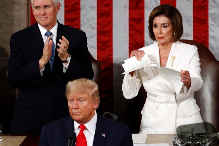 Afbeeldingsresultaat voor Nancy Pelosi scheurt speech Trump aan stukken"