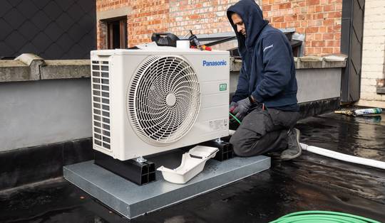 Van ecologisch wonder tot nachtmerrie: hoe warmtepompen buren tegen elkaar opzetten