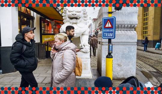 ‘Het is makkelijk om je hier blind te staren op het spektakel, maar laat je niet bedotten’: hoe criminaliteit Chinatown in Antwerpen uitholt