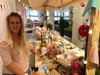 Een Peugeot 208 in de oude V&D