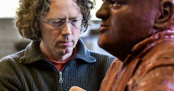 Maker monument Merwedegijzelaars bekend: Richard van der Koppel uit Genderen - BD.nl
