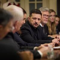 Zelensky zegt dat Russen internet volledig plat willen leggen