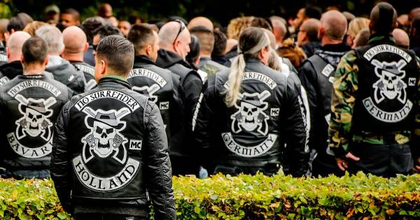 Opgepakte Zwollenaar Is Ayhan B En Rechterhand Van Leider No Surrender Zwolle Destentor Nl