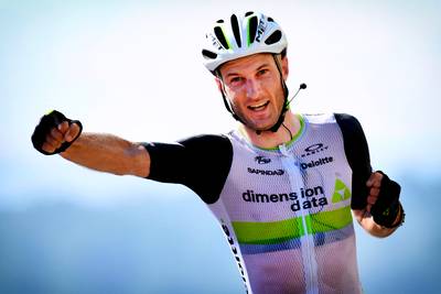 Cummings viert rentree met Britse 'dubbel'