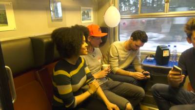 3FM-dj's arriveren in Apeldoorn voor Serious Request