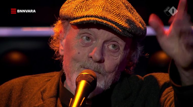 Tranen in de ogen: Tommie zingt voor Meneer Aart