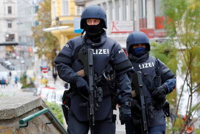 “Het zijn tikkende tijdbommen”: Oostenrijk wil extremisten die veroordeeld zijn voor terrorisme levenslang opsluiten